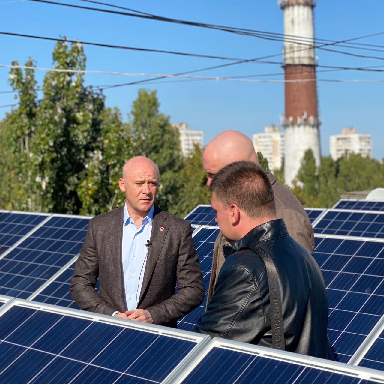 Мэр Одессы проинспектировал реализацию проекта "Солнечный город"